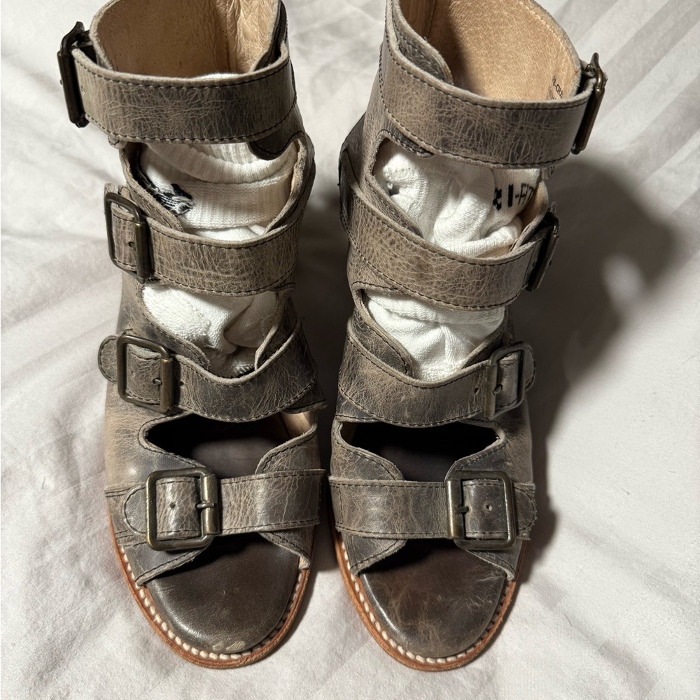 Freebird Quail Sandal in Ice Size 9